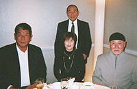 安東久美メディカル療法学院宇都宮校校長を囲んで！写真：前列中央、左は坂口征二名誉会長(東京帝国ホテル)